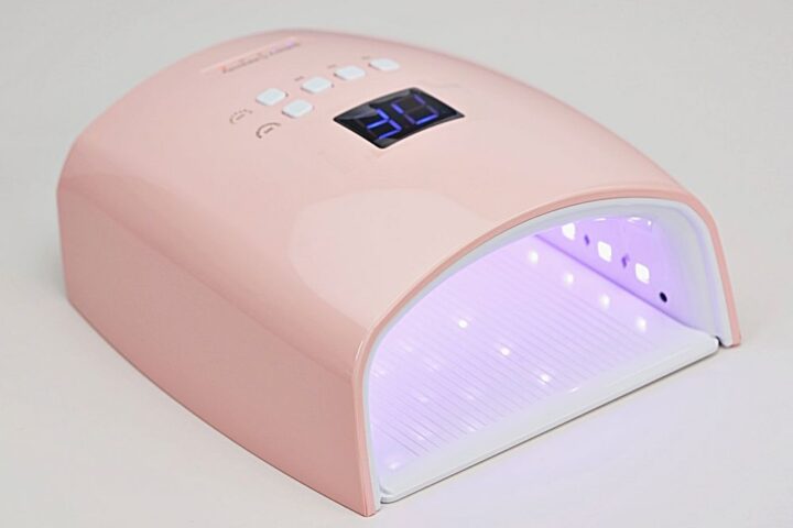 Cordless LED UV Nail Lamp for Efficient Salon Work