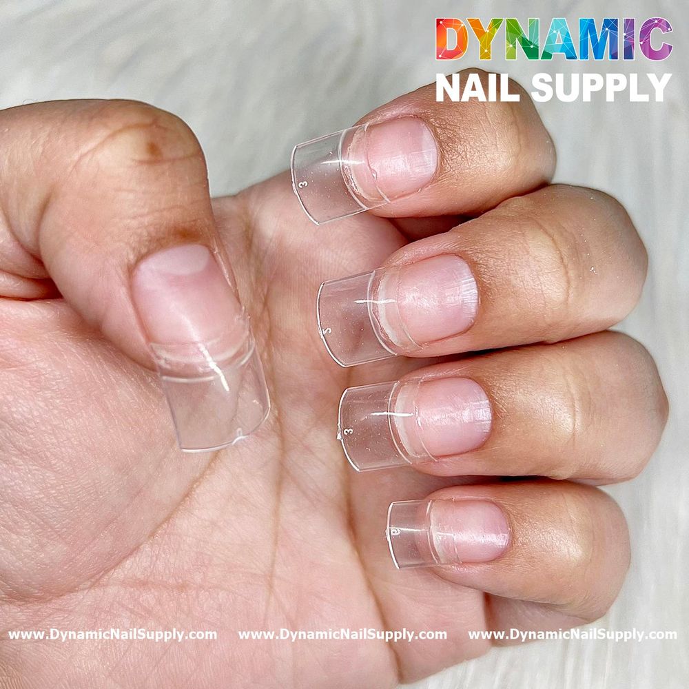 Box of short square clear nail tips - 8